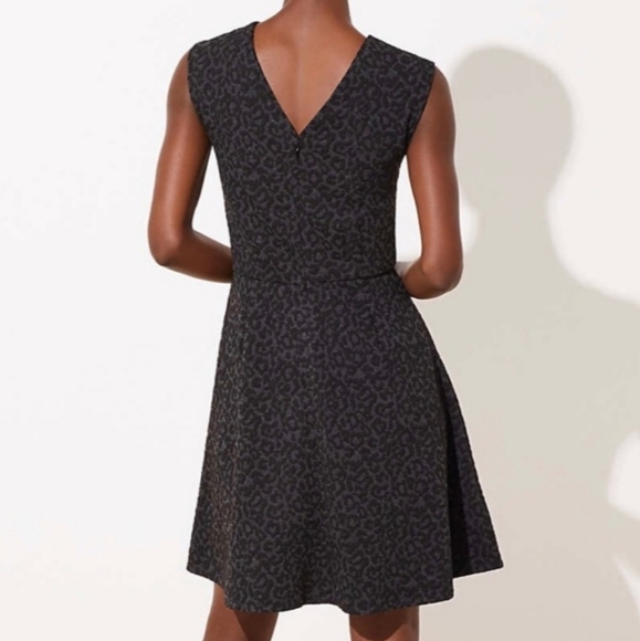ANN TAYLOR LOFT Gray Black Leopard Print Sleeveless Fit & Flare Dress Size 10 - Picture 2 of 6